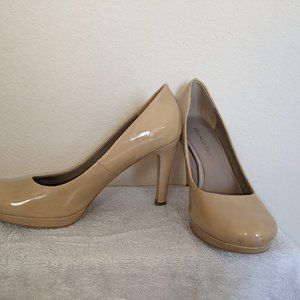 Franco Sarto, modern beige pump, size 8
